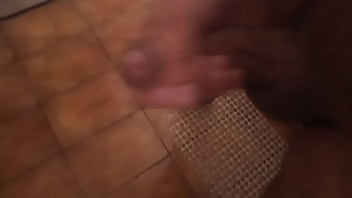 Gustavo Batendo Punheta thumbnail