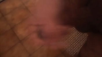 Gustavo batendo punheta