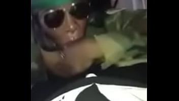 “smokinwana that’s my chick” played as they play