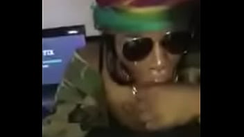 “smokinwana that’s my chick” played as they play