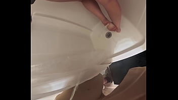 Outdoor sex pee on feet and foot job