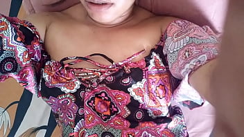 Esta rica y ardiente mamacita solo quiere follar por atrás su posición favorita es el 69