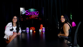 Morena demonstra o seu boquete deixando o brinquedinho todo babado marcelly melo sheer red