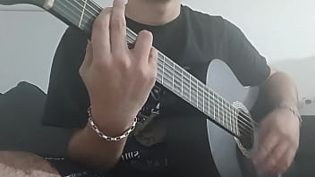 Manipulando abruptamente mi guitarra de carne