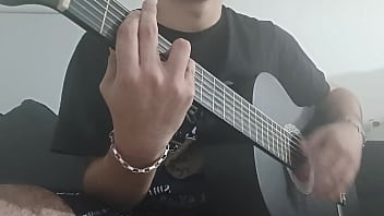 Manipulando abruptamente mi guitarra de carne