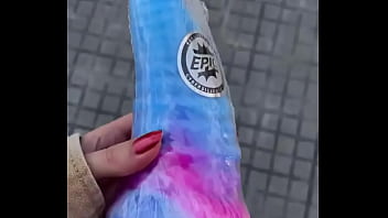 Por las calles de barcelona luciendo mi nuevo y más deseado juguetito ️ miorgasmostore