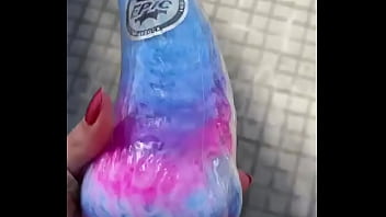 Por las calles de barcelona luciendo mi nuevo y más deseado juguetito ️ miorgasmostore