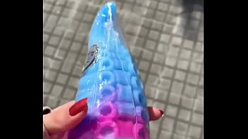 Por las calles de barcelona luciendo mi nuevo y más deseado juguetito ️ miorgasmostore Por las calles de barcelona luciendo mi nuevo y más deseado juguetito ️ miorgasmostore