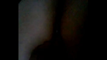 Dedeando nalgona en tanga