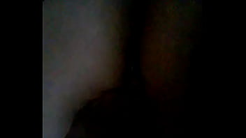 Dedeando nalgona en tanga