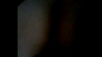 Dedeando nalgona en tanga