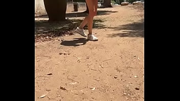 Alilla ходит без трусов