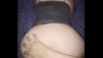 Le empino bien el culo para que le entre toda la verga y me pide más es mi amiga