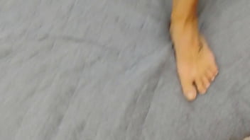 Corno realizando o sonho de ver a esposa com outro macho sexo caseiro