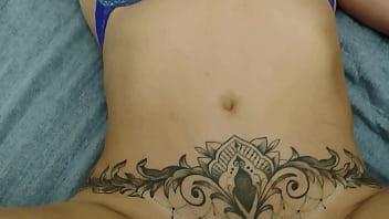 Corno realizando o sonho de ver a esposa com outro macho sexo caseiro