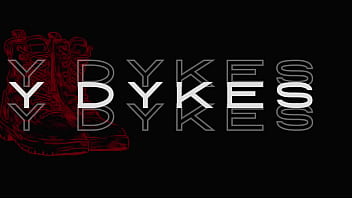 Finger fucking thick stud dyke's boi pussy til they cum