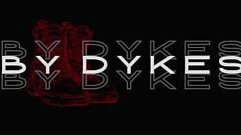 Finger fucking thick stud dyke's boi pussy til they cum