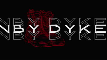 Finger fucking thick stud dyke's boi pussy til they cum