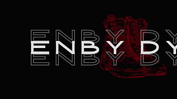 Finger fucking thick stud dyke's boi pussy til they cum