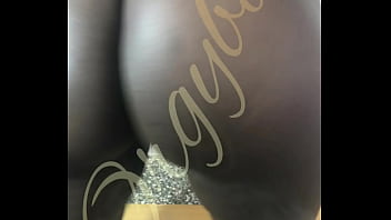 Shake that booty mama