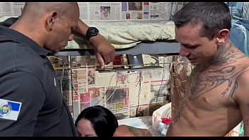 Preso safado pediu um agrado no dia do aniversário