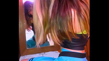 Bonneyuwu 5 53 mirandome en el espejo muestro mi cola