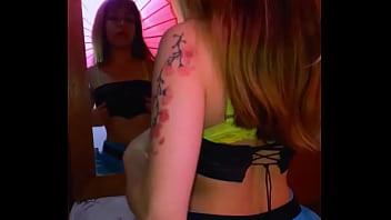 Bonneyuwu 5 53 mirandome en el espejo muestro mi cola