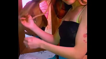 Bonneyuwu 5 53 mirandome en el espejo muestro mi cola