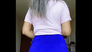 Jovencita muestra culo Jovencita muestra culo