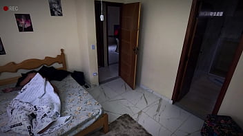 Aluguei o quarto com uma câmera escondida não resisti e fodi a safada Aluguei o quarto com uma câmera escondida não resisti e fodi a safada