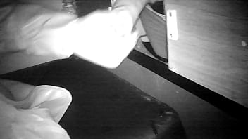 Glory hole um pau grosso me comeu gostoso na balada liberal