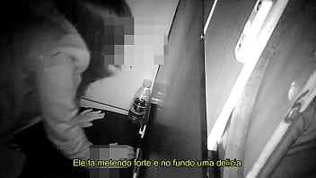 Glory hole um pau grosso me comeu gostoso na balada liberal