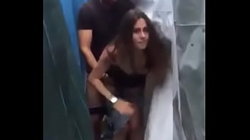 Echándose un palo en el centro de acopio