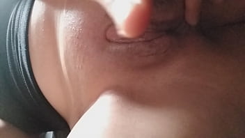 Me masturbo mientras el no esta