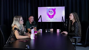 Sempre foi a ovelha negra da família gostou de namorar um homem mais velhos teve fetiches estranhos e a cena que gostou jujube delícia sheer red