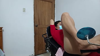 Slutty stepdaughter wants someone to juice her pussy