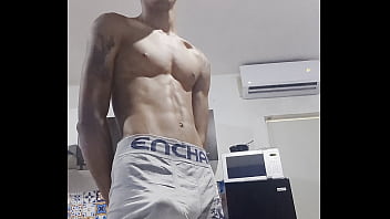 Thetitusbull is looking for a new woman who loves her bulls young