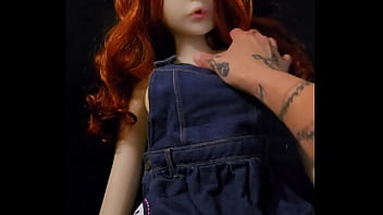 Petite Rousse Et Emy Angel Découvre thumbnail