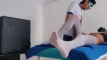 A cabaret dancer visits the doctor and the doctor ends up touching her in a perverted way