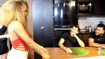 Fizemos uma festinha bem gostoso com 3 atrizes bem gostosas