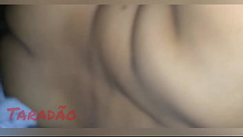 Gozando no rabo da puta de ladinho