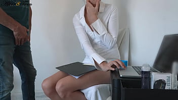 Sperm bank nurse gets cumshot in her face from a generous client