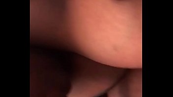 No mess eat with her mouth close