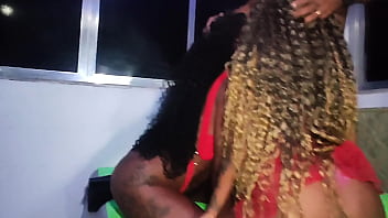 Suruba entre amigas para fortalecer amizade onde fodo minhas duas morenas lindas