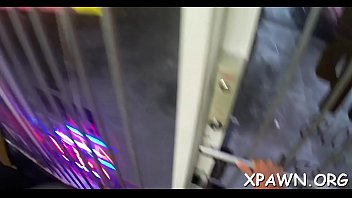 Dilettante opens up her muff