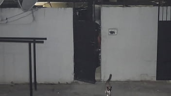 Peguei no flagra a gostosa se masturbando e trasei gostoso com sabeda ate o cú da safada eu comi