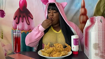 Stuffing While Watching Porn thumbnail