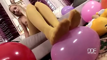 Gettin kinky with balloons