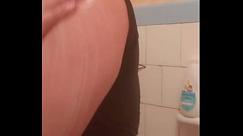 Fetish estranho por braço molhado parte 1