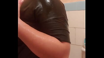 Fetish estranho por braço molhado parte 1